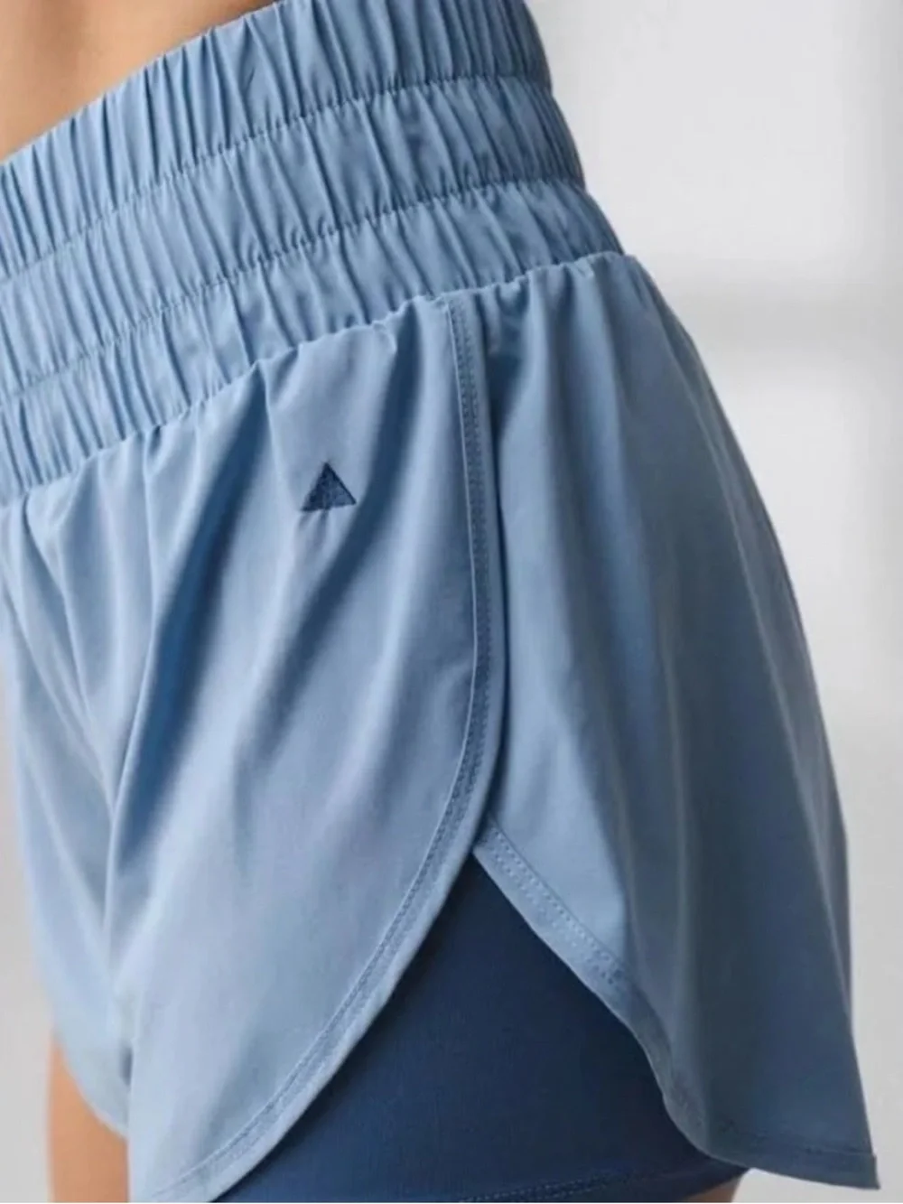 Balance Athletica / Vitality Vista Shorts - Dew Blue - Picture 3 of 6